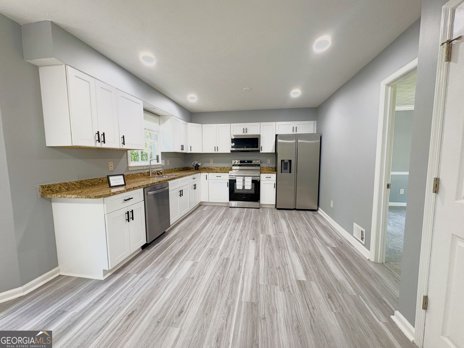 5362 Milieo Place Lilburn - Photo 14