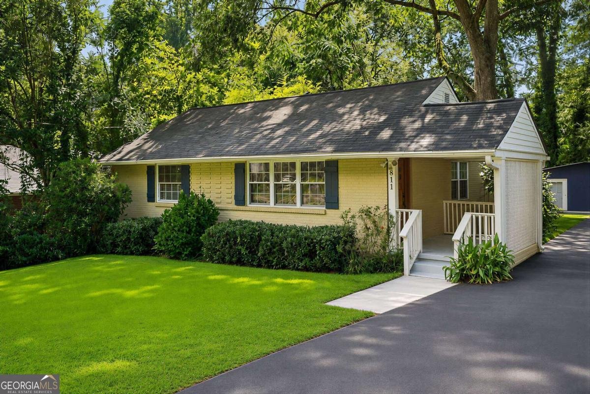 811 Wayland Court Smyrna - main photo