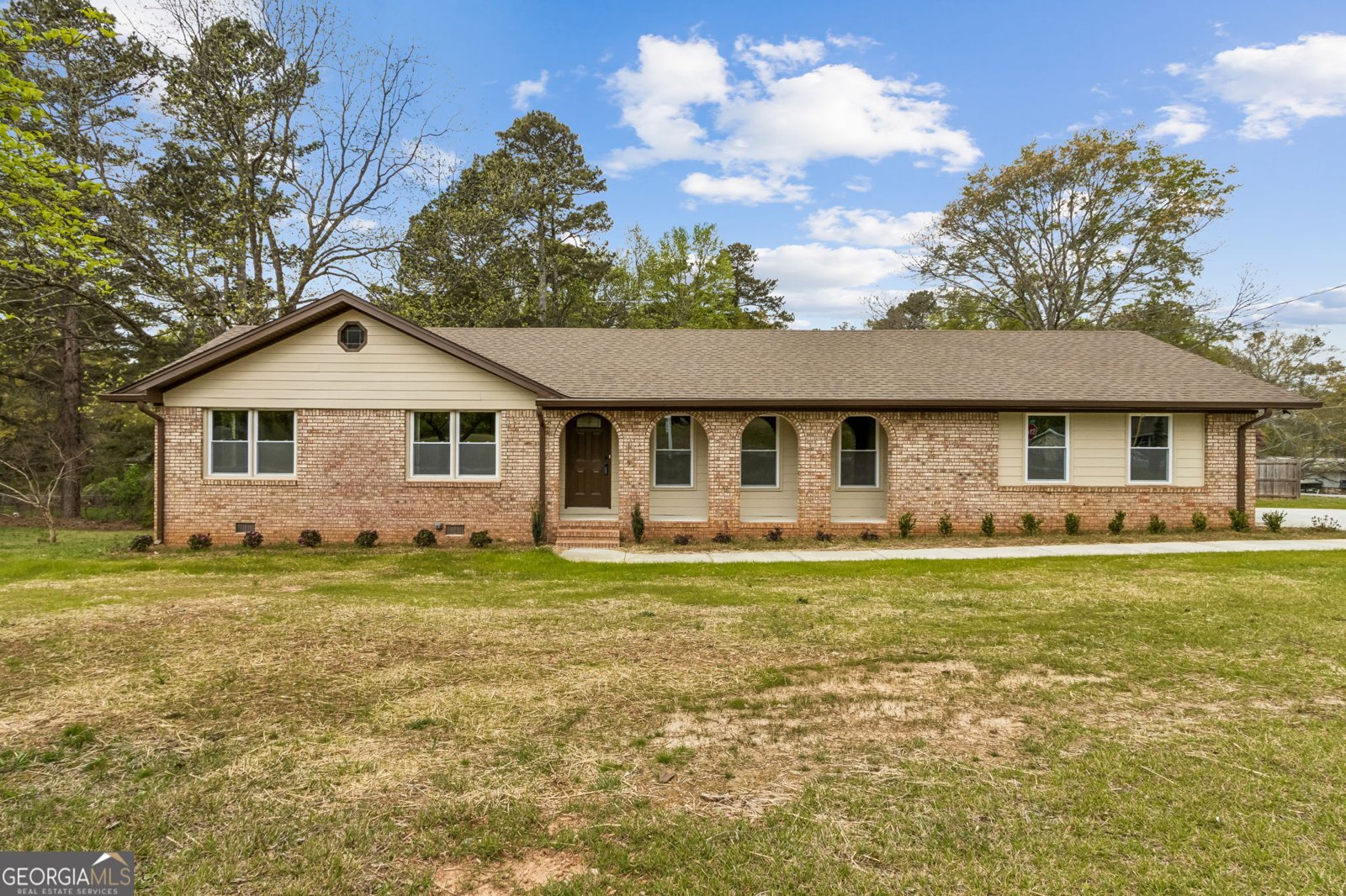 2526 Hamill Drive Buford - main photo