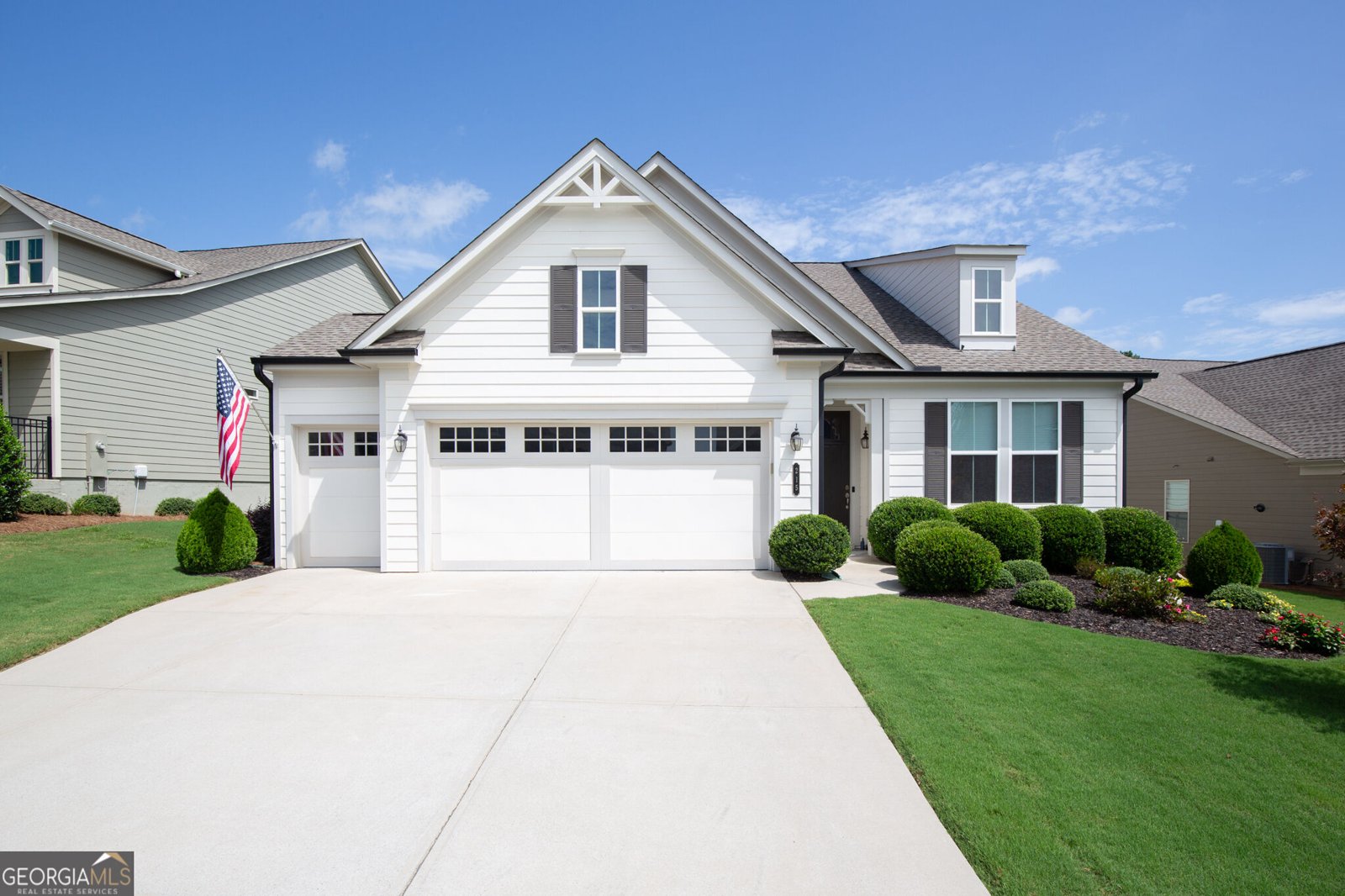 215 Silver Court Hoschton - main photo