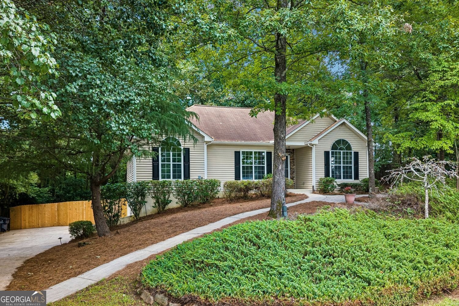 6940 Shady Oak Lane Cumming - main photo