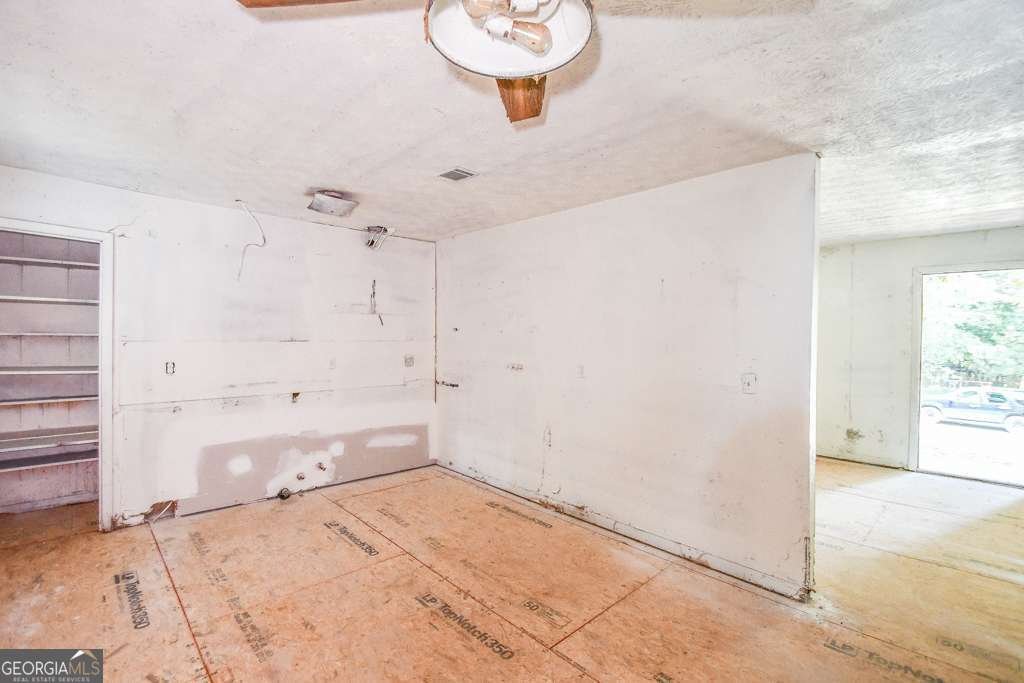 2330 Chestnut Log Loop Lithia Springs - Photo 6