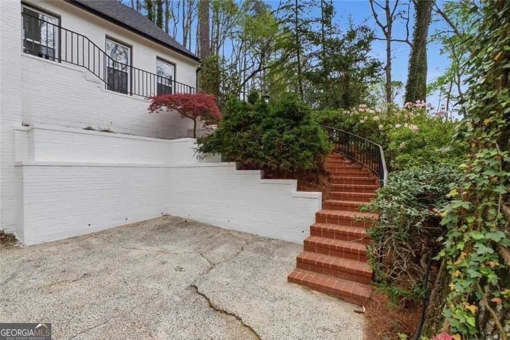7170 Riverside Drive Atlanta - Photo 8