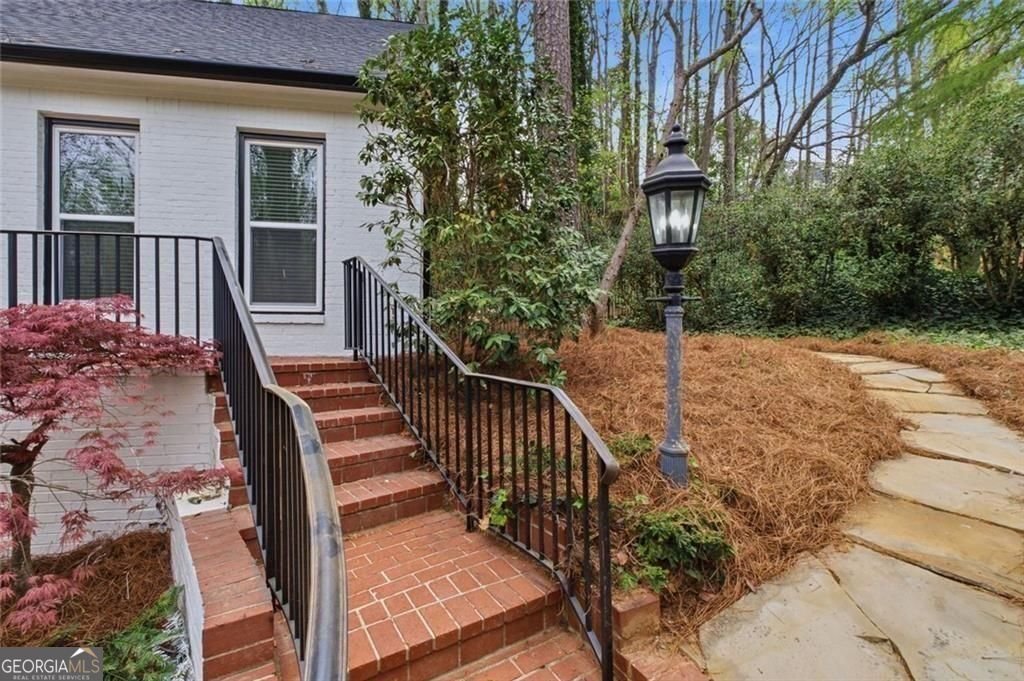 7170 Riverside Drive Atlanta - Photo 9