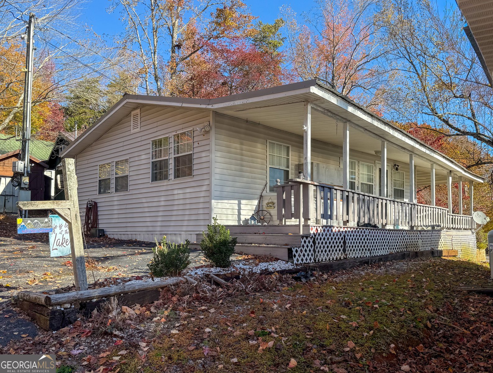 988 Mountain Shadows Drive Cleveland - main photo