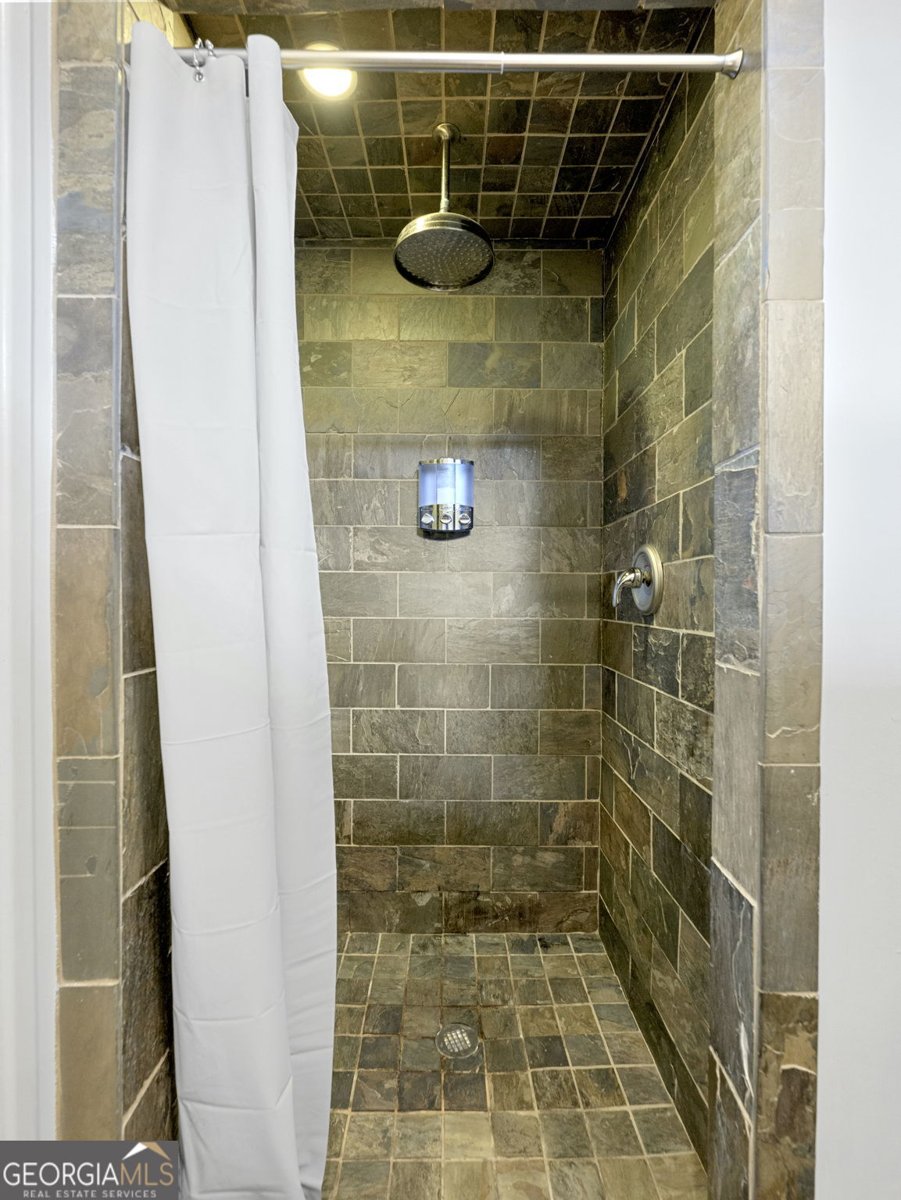 5724 Kayron Drive Atlanta - Photo 12