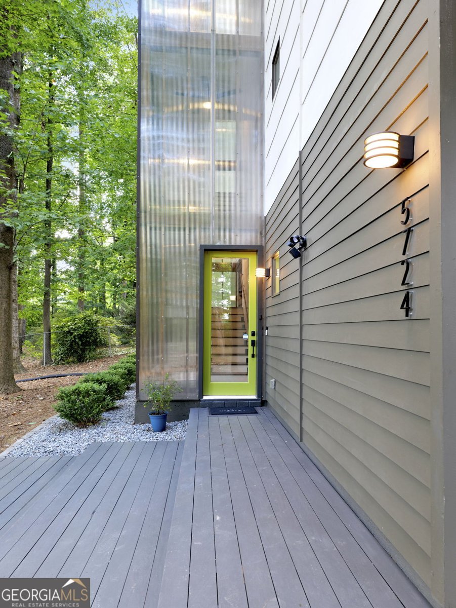 5724 Kayron Drive Atlanta - Photo 6