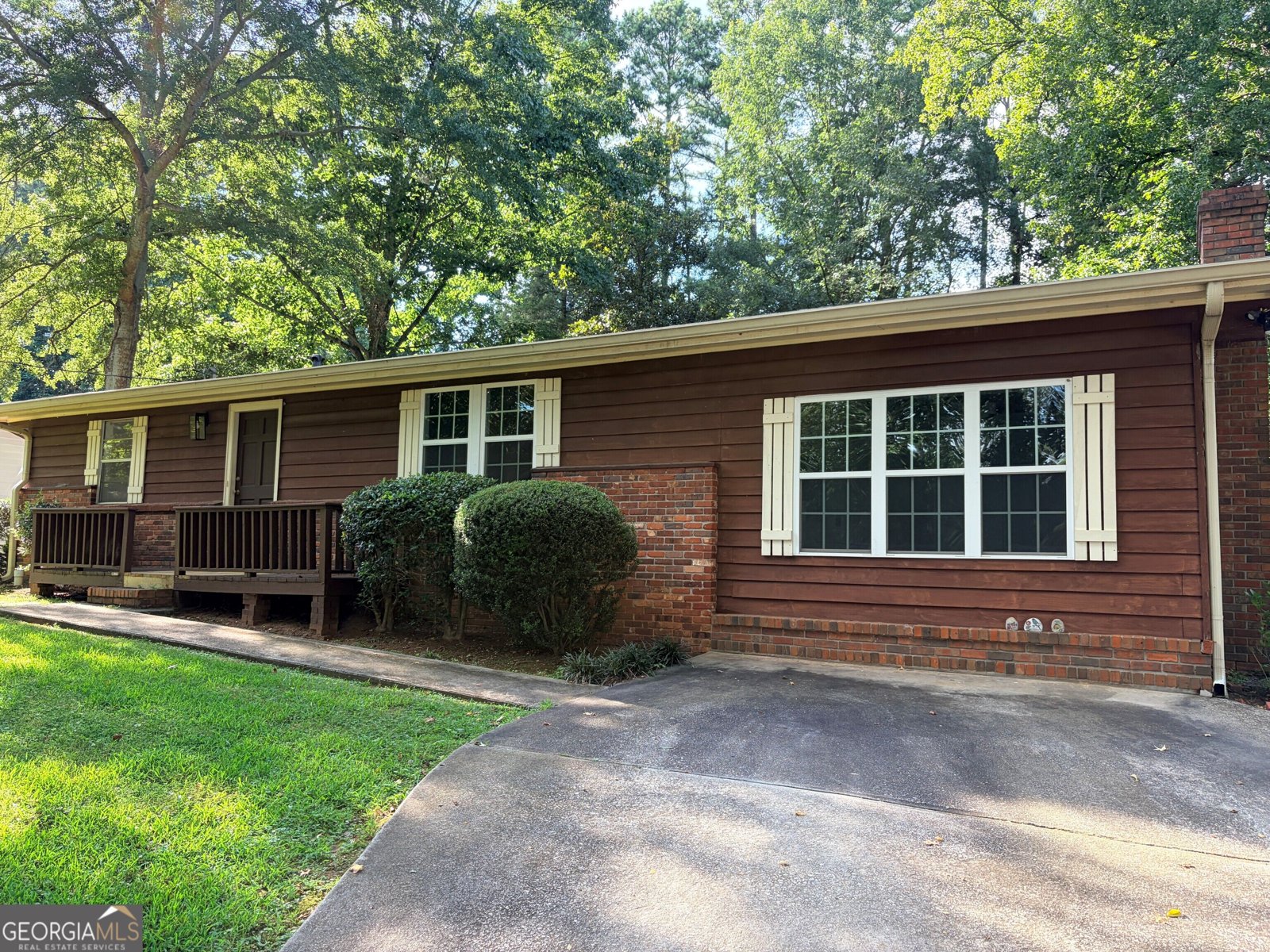 861 Eva Kennedy Road Suwanee - main photo