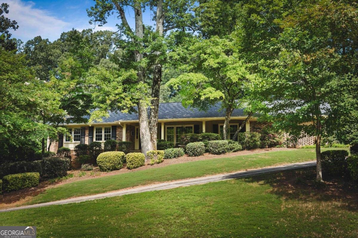 2480 Flair Knoll Drive Atlanta - main photo