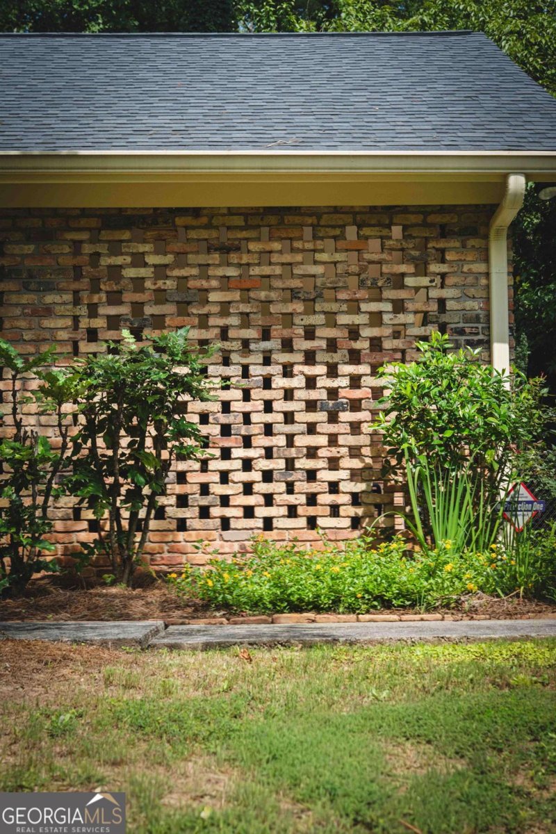 2480 Flair Knoll Drive Atlanta - Photo 13