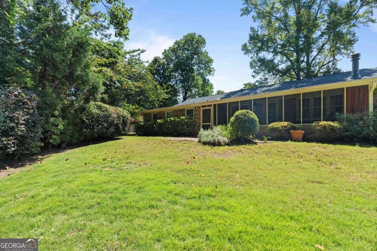 2480 Flair Knoll Drive Atlanta - Photo 8