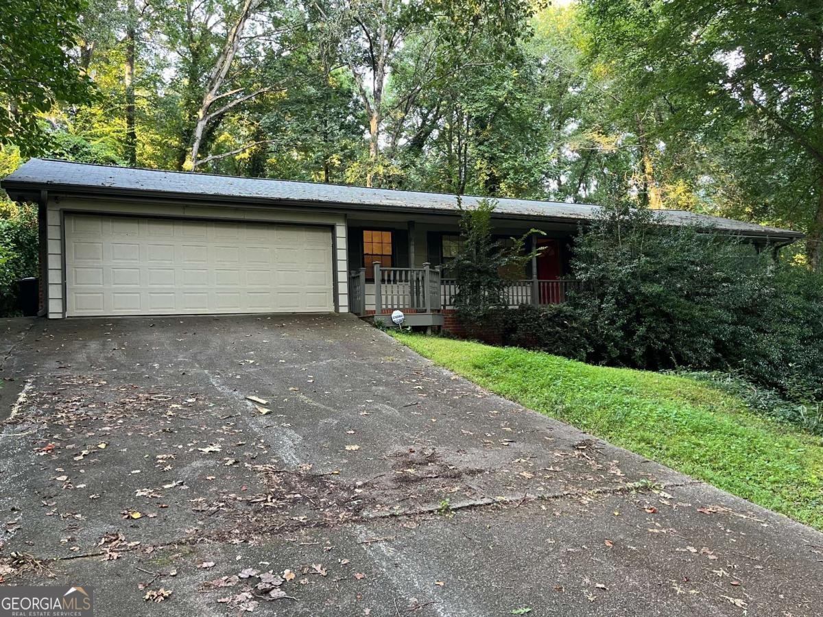 1088 Wheatley Drive Lilburn - main photo