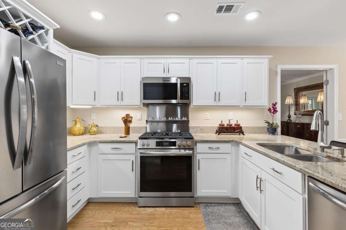 6224 Meadow Run Court Peachtree Corners - Photo 12