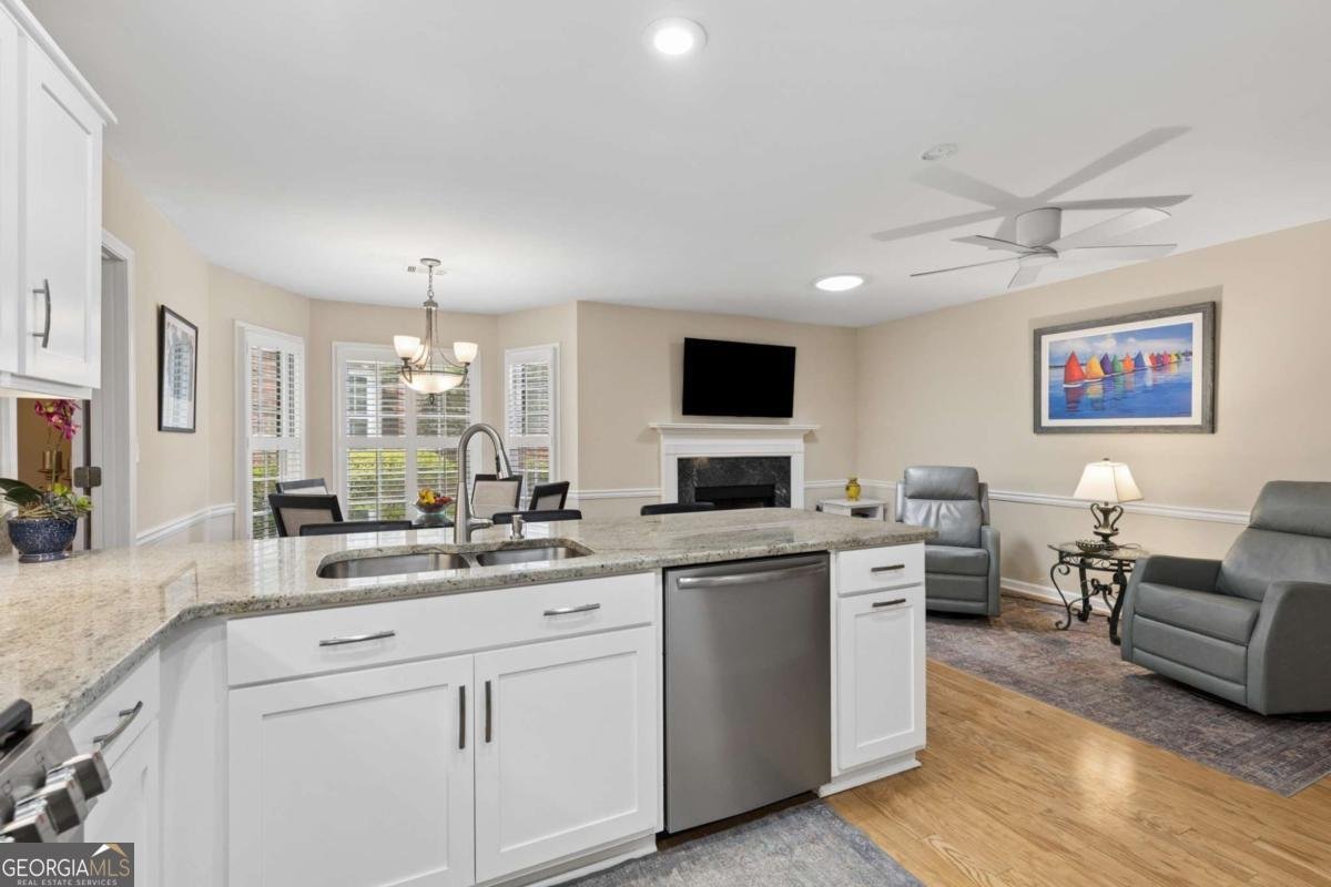 6224 Meadow Run Court Peachtree Corners - Photo 13