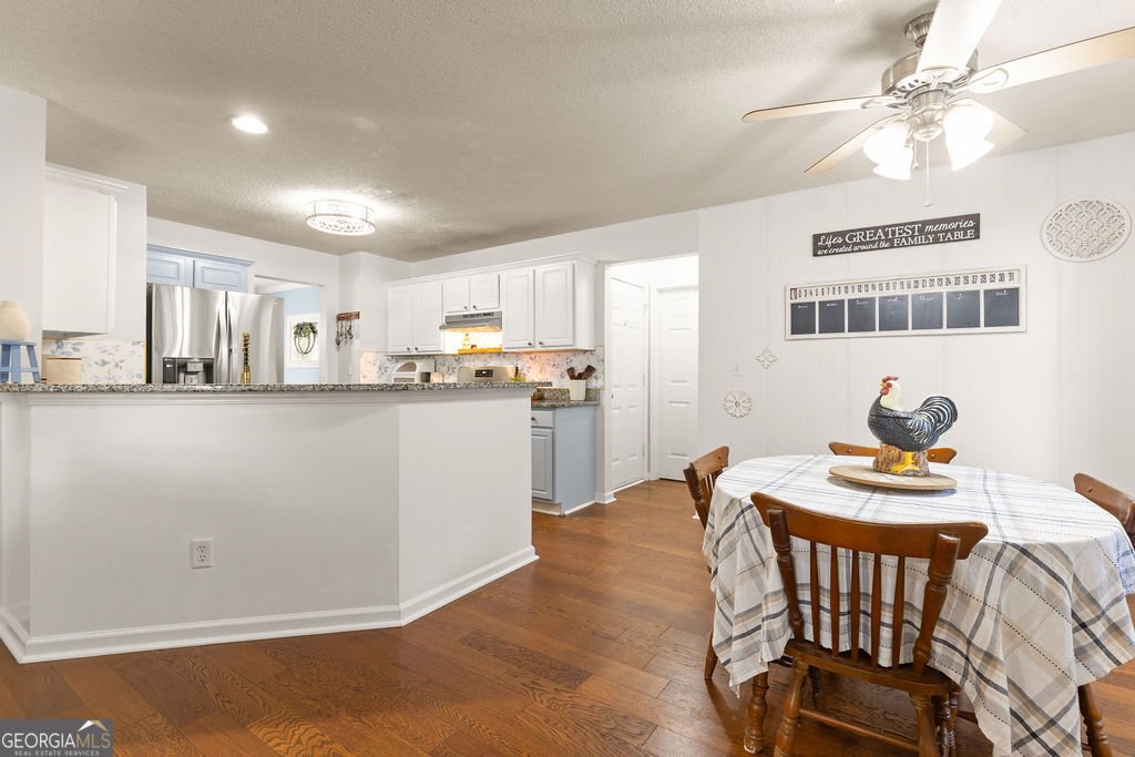6445 Glen Dr Cumming - Photo 13