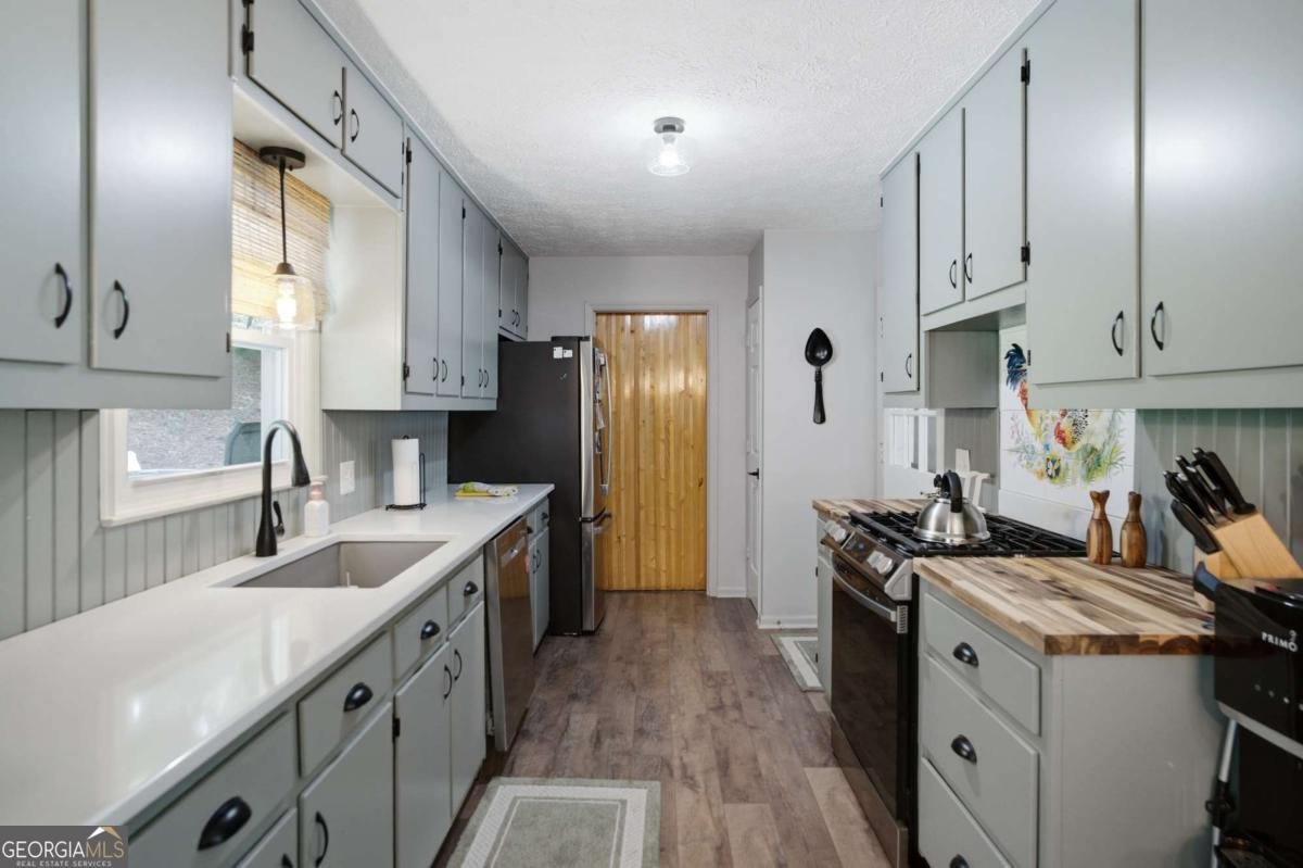 5220 Byers Road Gainesville - Photo 8