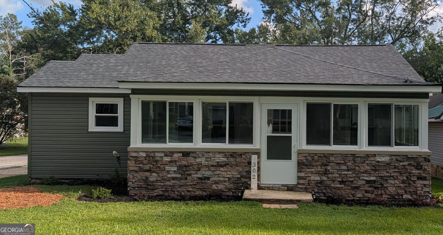 302 Pennsylvania Avenue Carrollton - main photo