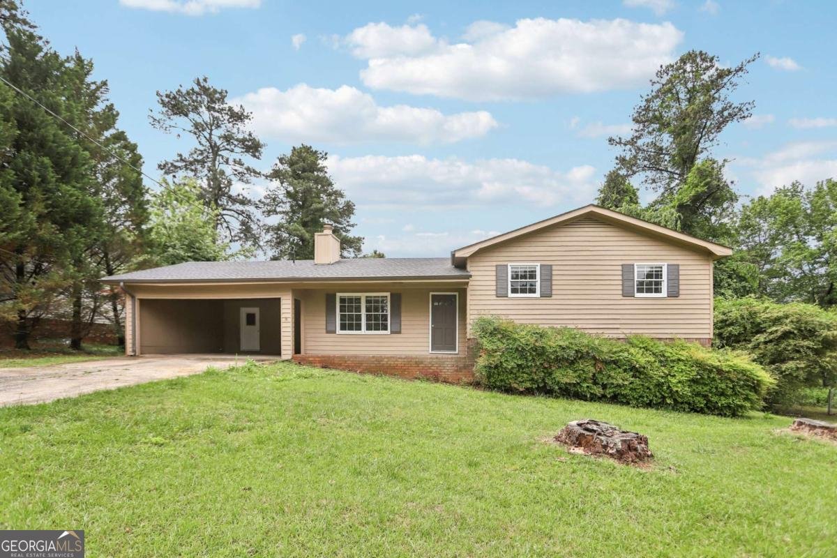 6041 Ridge Way Douglasville - main photo
