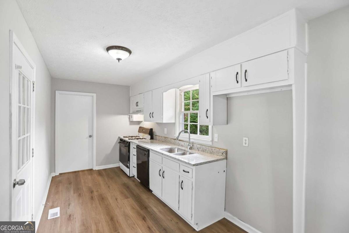 6041 Ridge Way Douglasville - Photo 8
