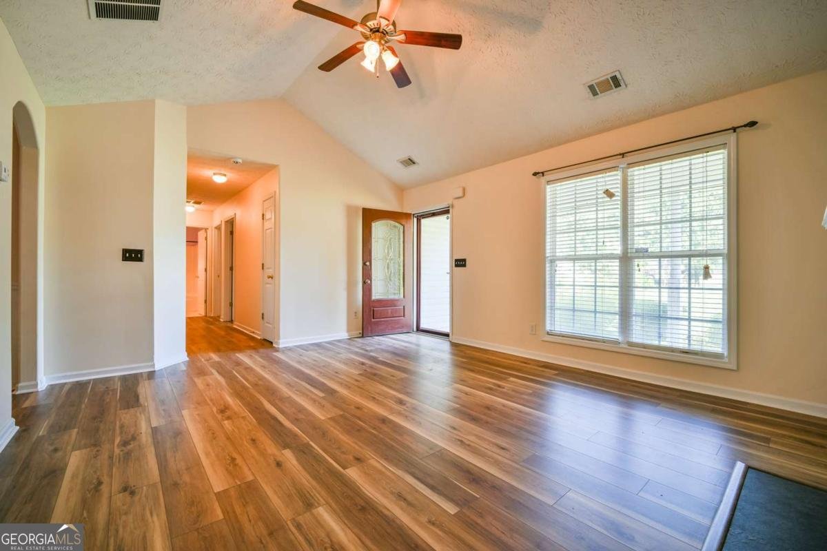 524 Greenfield Drive Statham - Photo 6