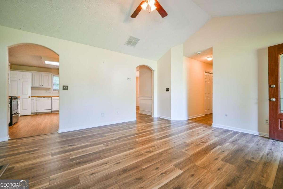 524 Greenfield Drive Statham - Photo 7