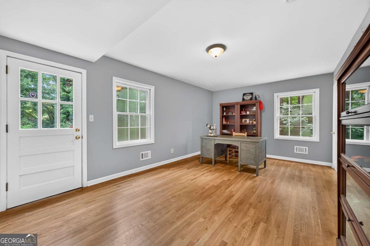 106 St James Court Athens - Photo 18