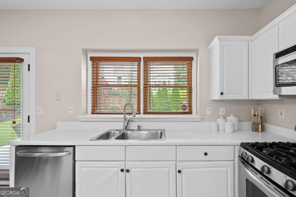 485 Weatherend Court Johns Creek - Photo 12