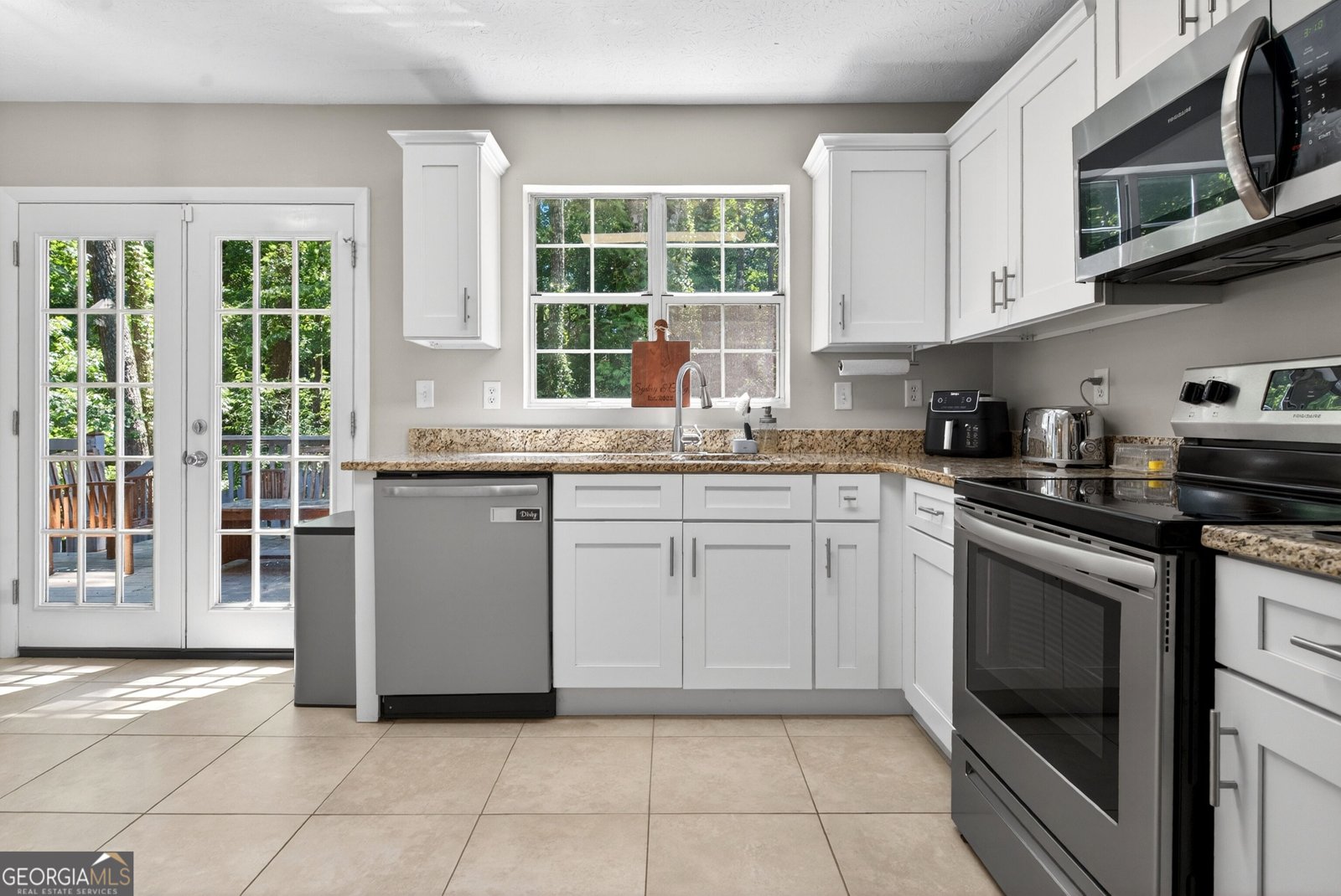 5035 Bridges Drive Alpharetta - Photo 10