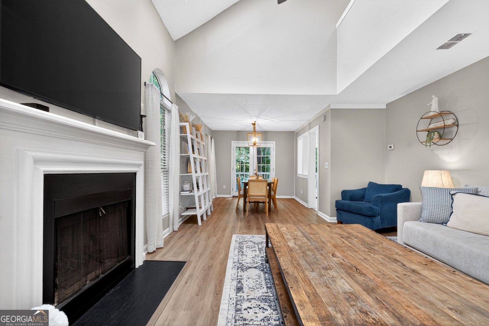 5035 Bridges Drive Alpharetta - Photo 6