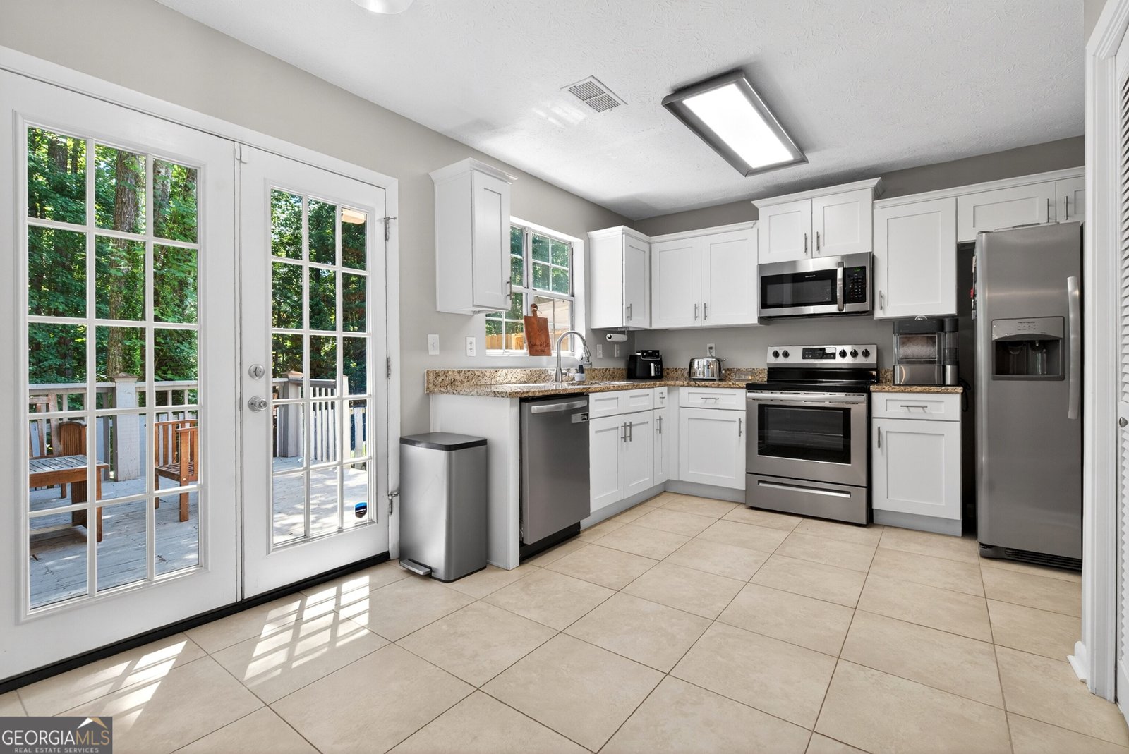 5035 Bridges Drive Alpharetta - Photo 8