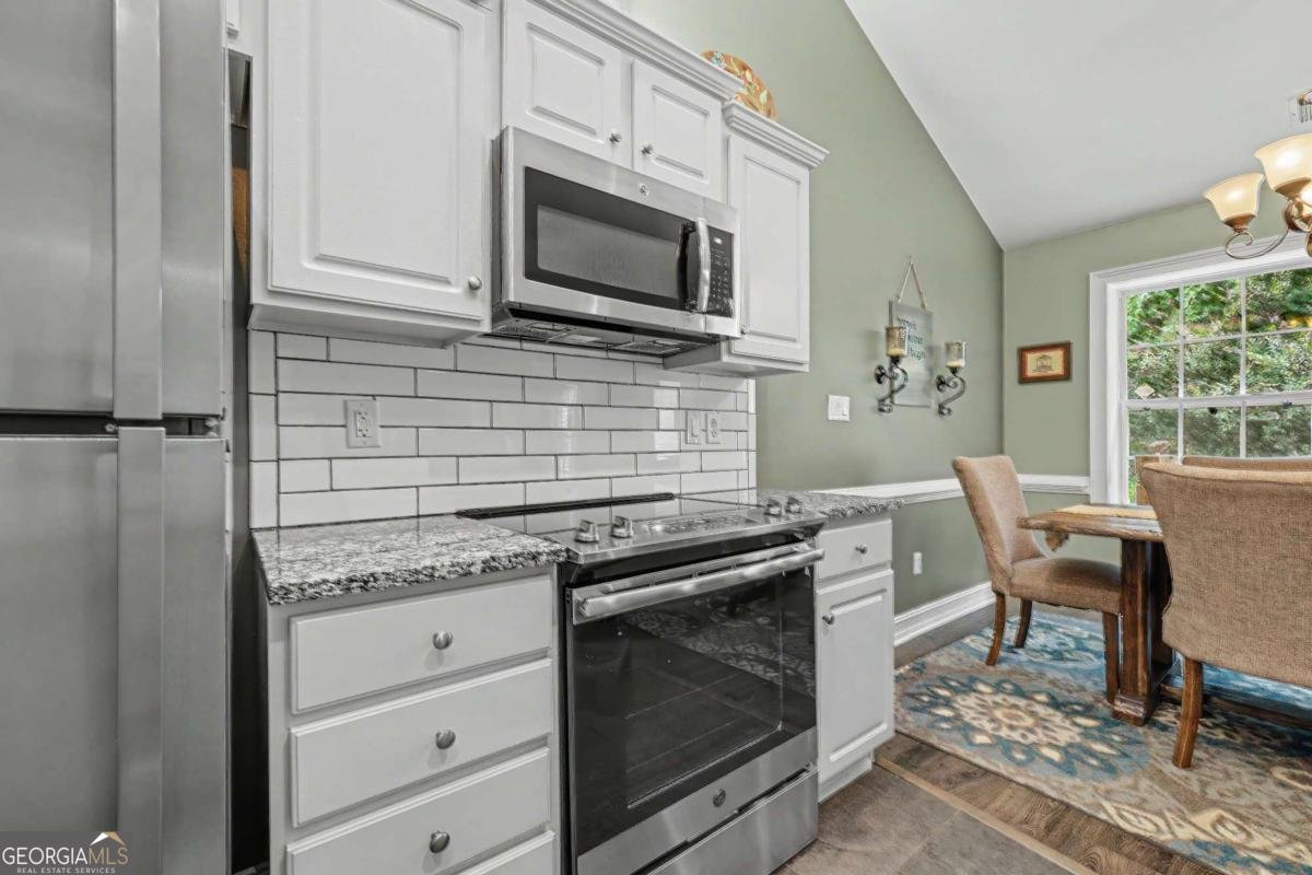 2038 Wildcat Cliffs Lane Lawrenceville - Photo 9