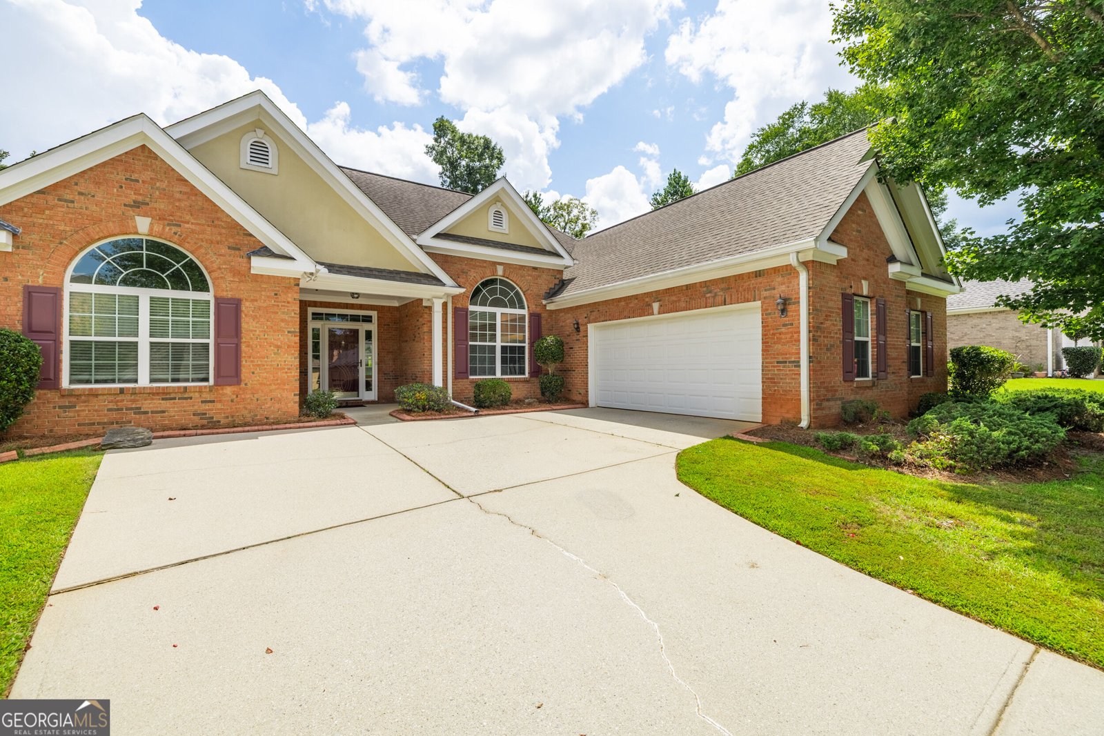 8004 Larksview Drive Fairburn - main photo