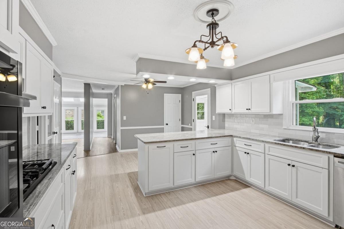 2033 Hessian Court Stone Mountain - Photo 21