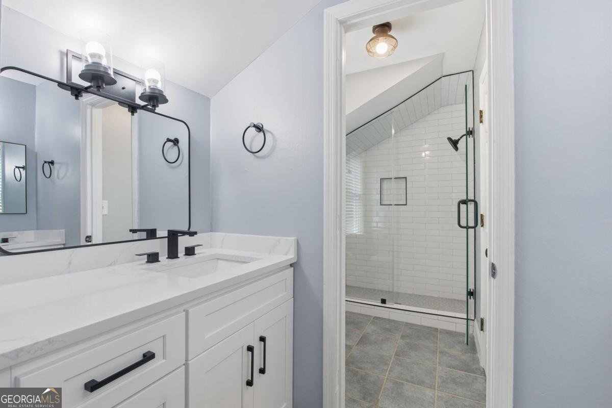 2033 Hessian Court Stone Mountain - Photo 33