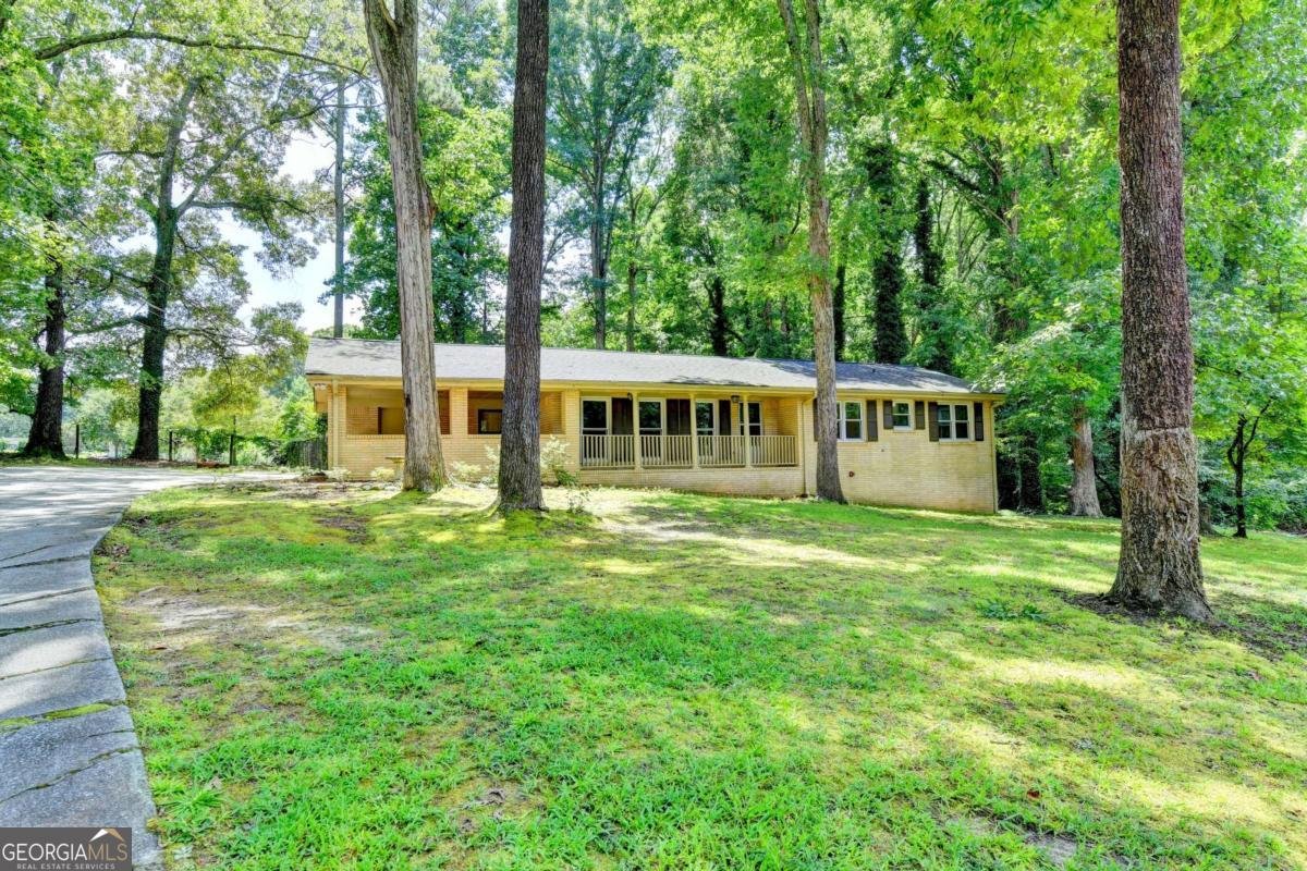 1138 Woodland Circle Lawrenceville - main photo
