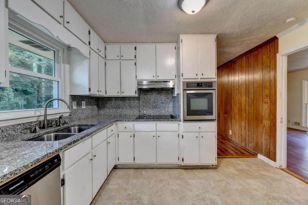 1138 Woodland Circle Lawrenceville - Photo 8