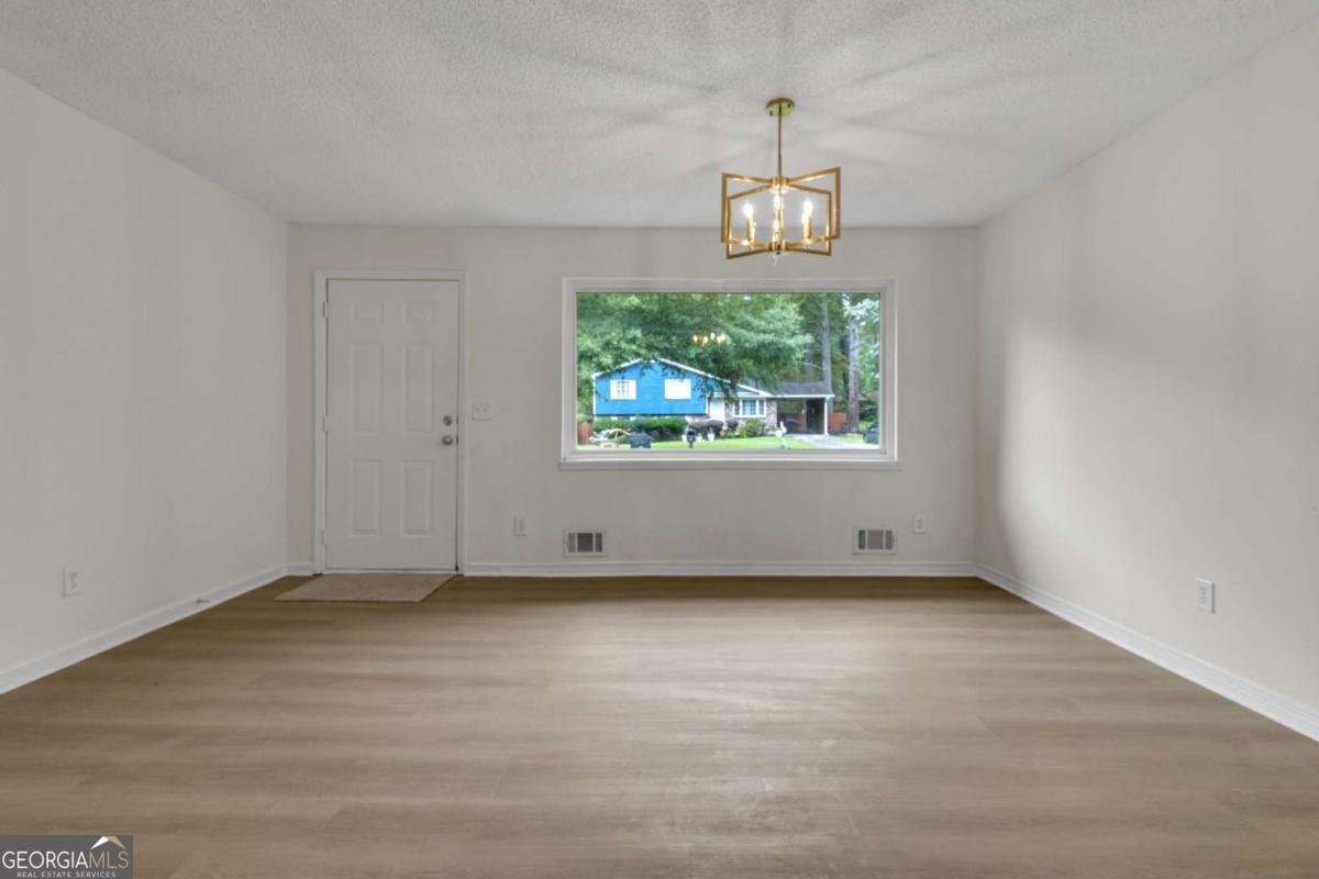 170 Peachtree Court Riverdale - Photo 6