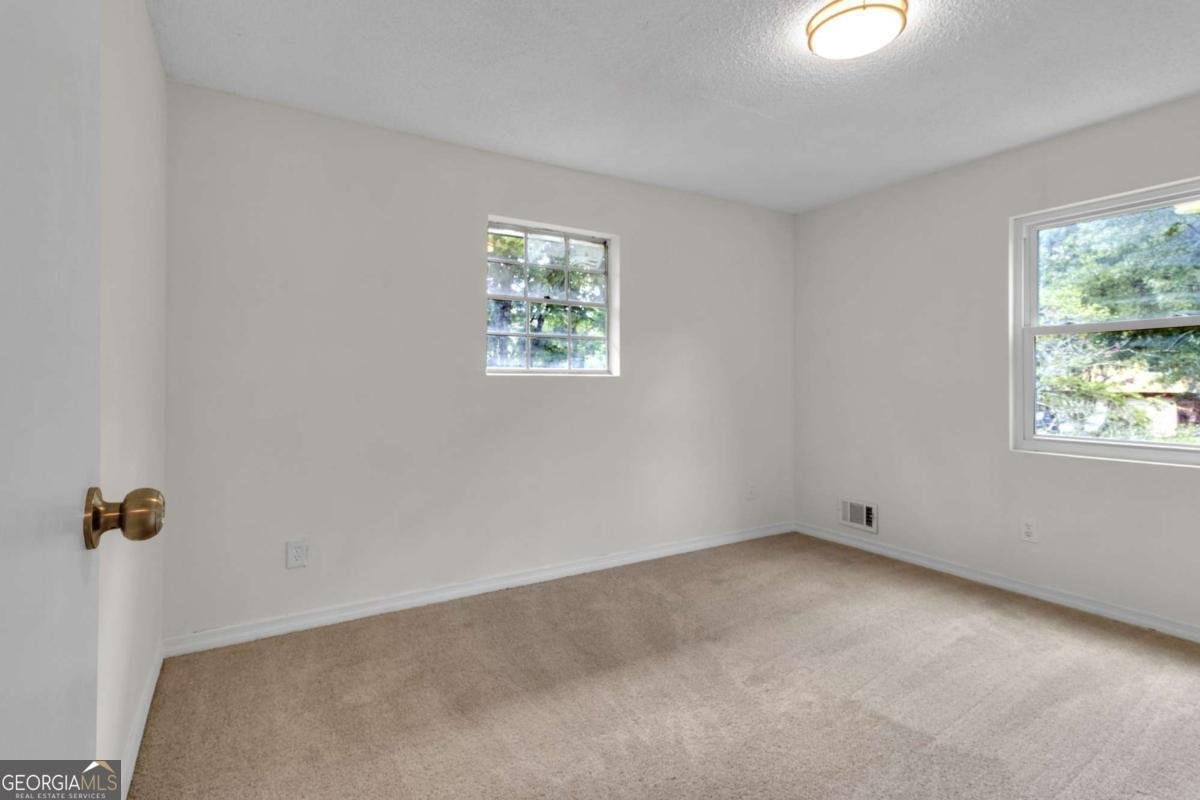 170 Peachtree Court Riverdale - Photo 8