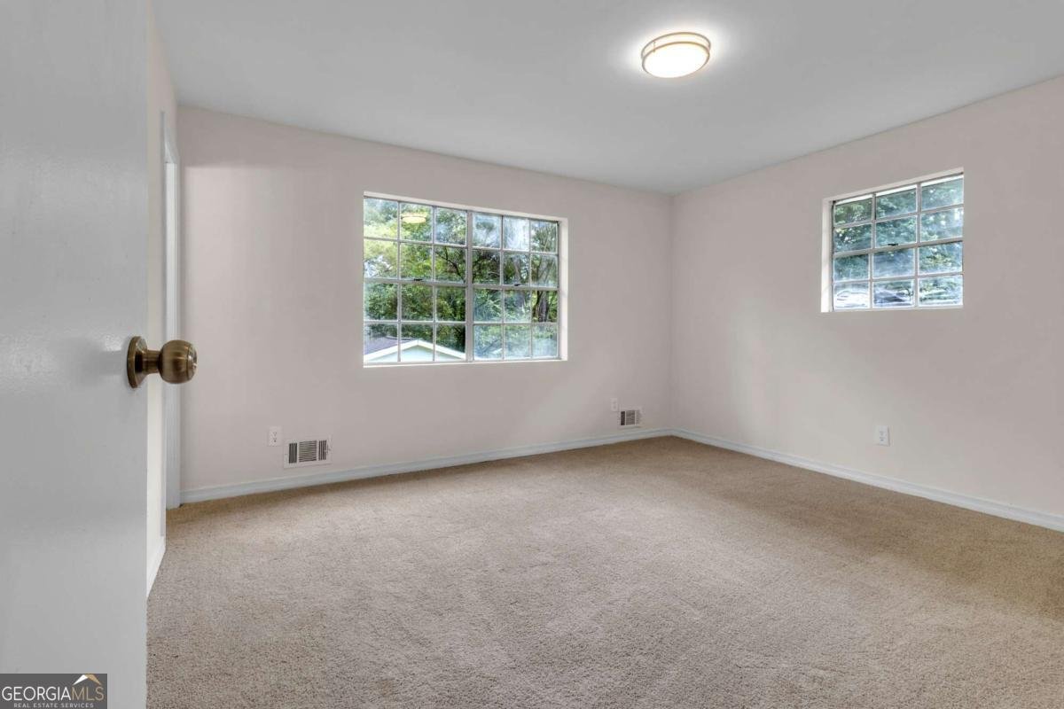 170 Peachtree Court Riverdale - Photo 9