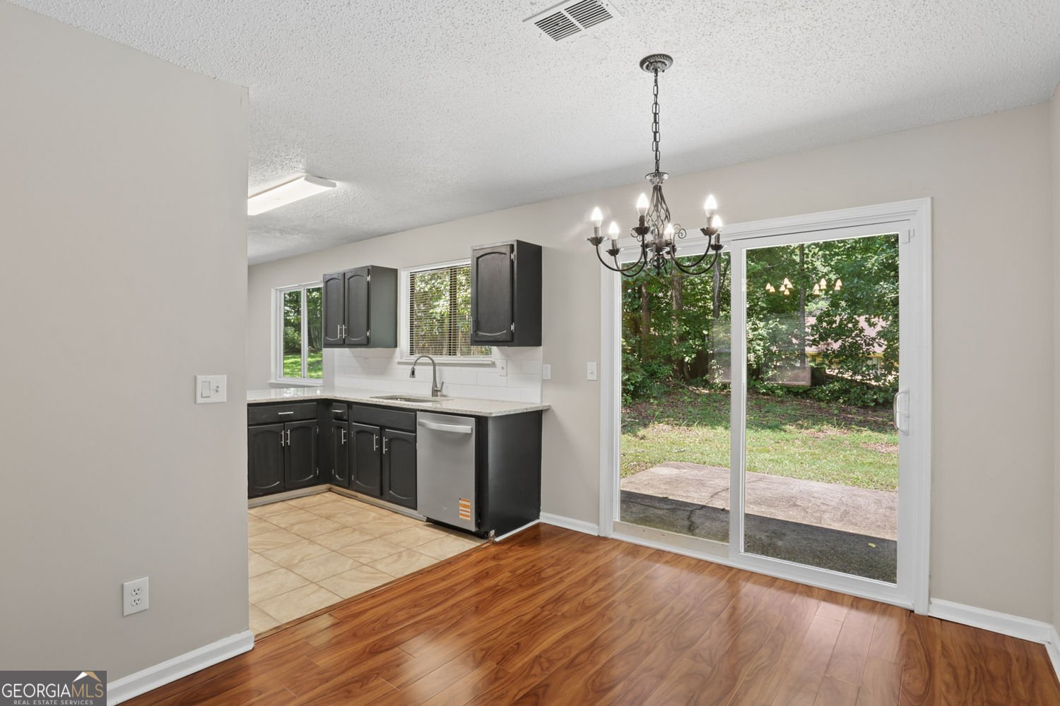 1050 Chapman Circle stone mountain - Photo 10