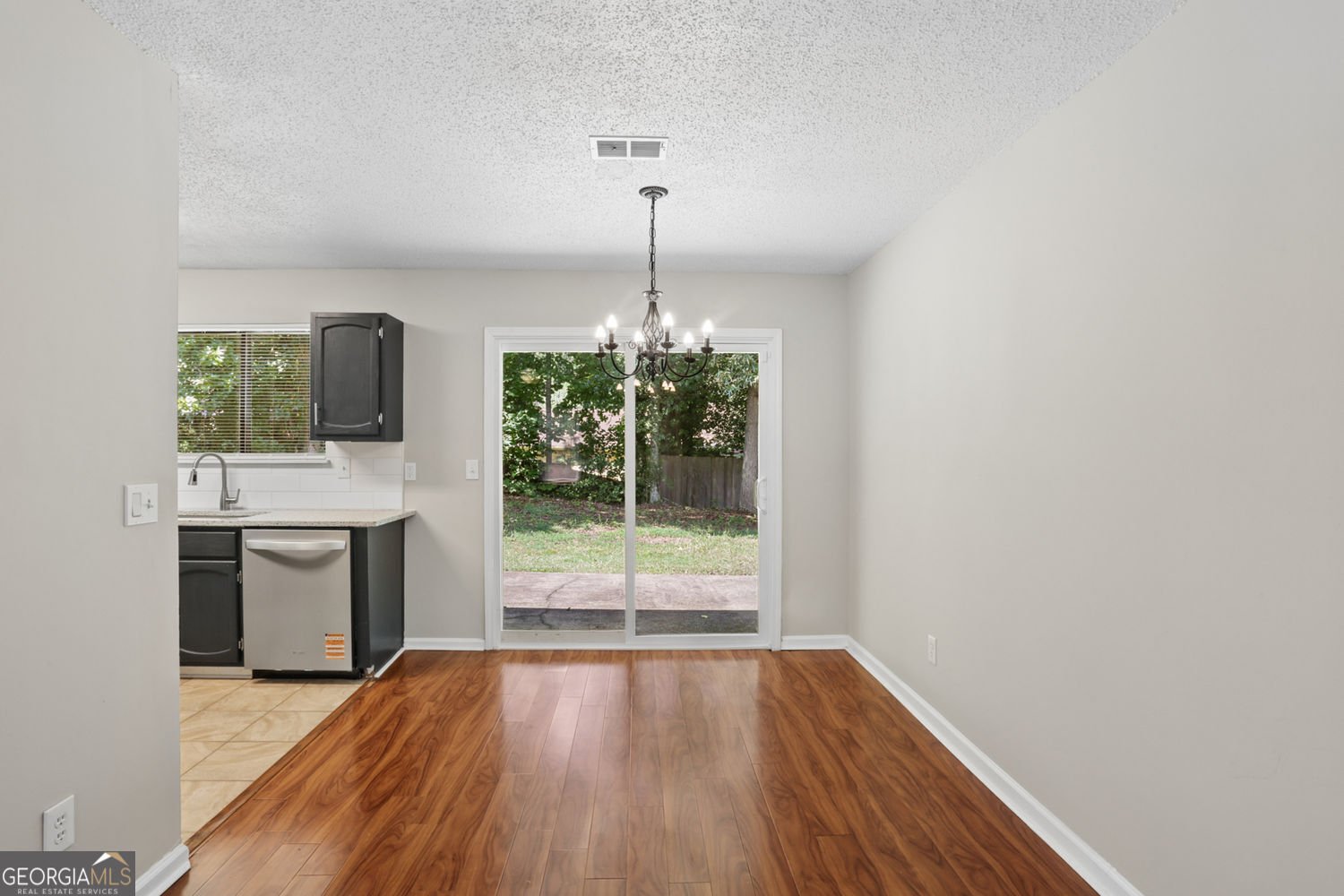 1050 Chapman Circle stone mountain - Photo 8