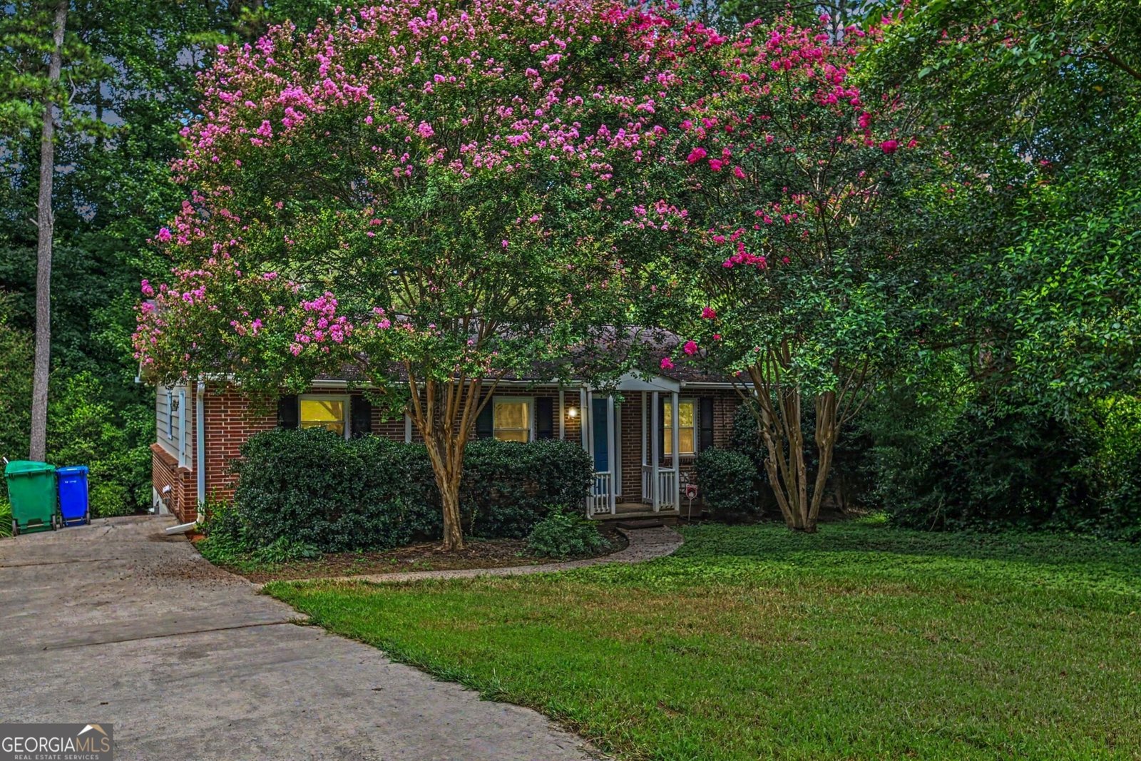 1868 Robinhill Court Tucker - Photo 35