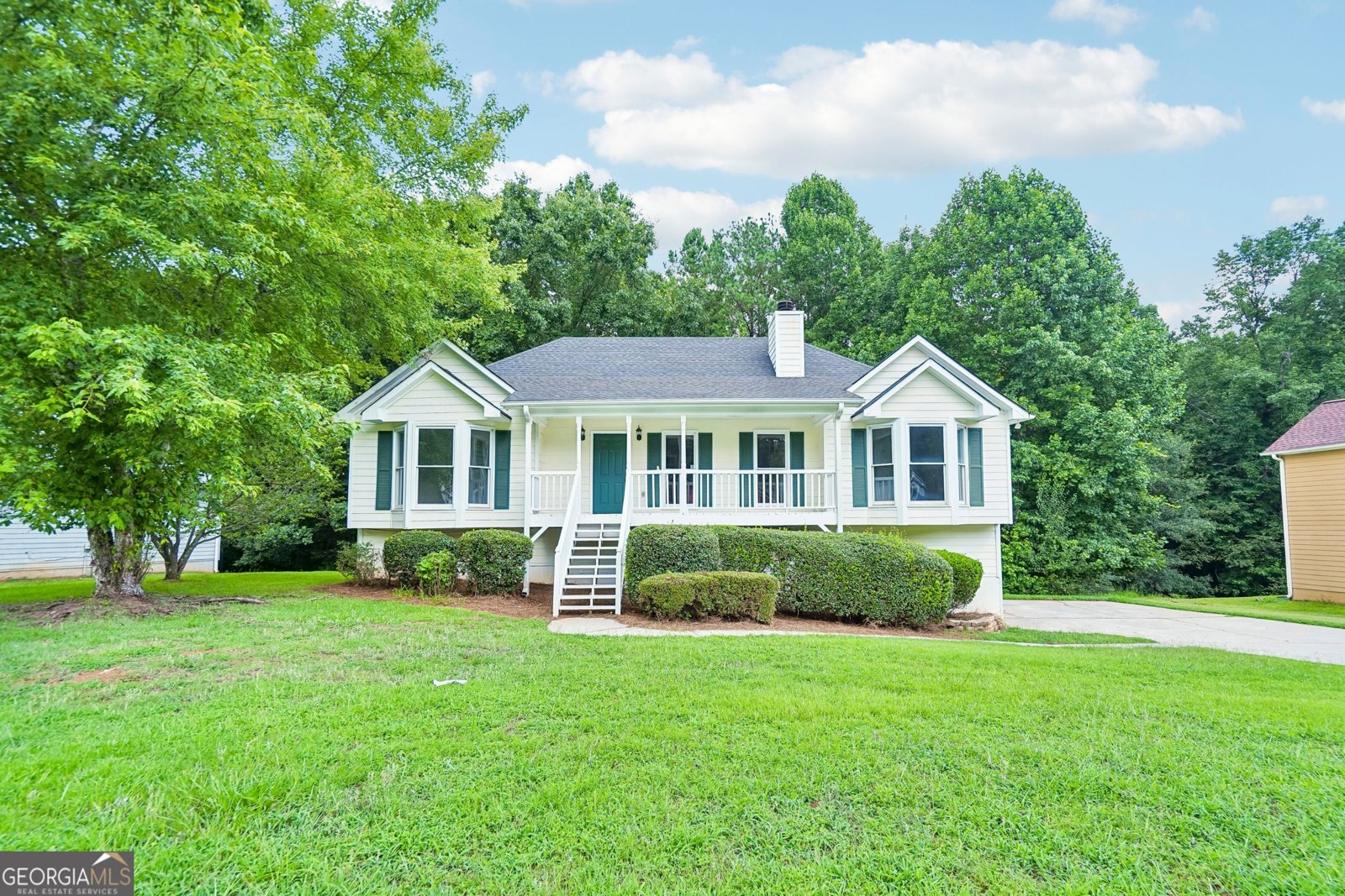 484 Legacy Park Drive Powder Springs - main photo