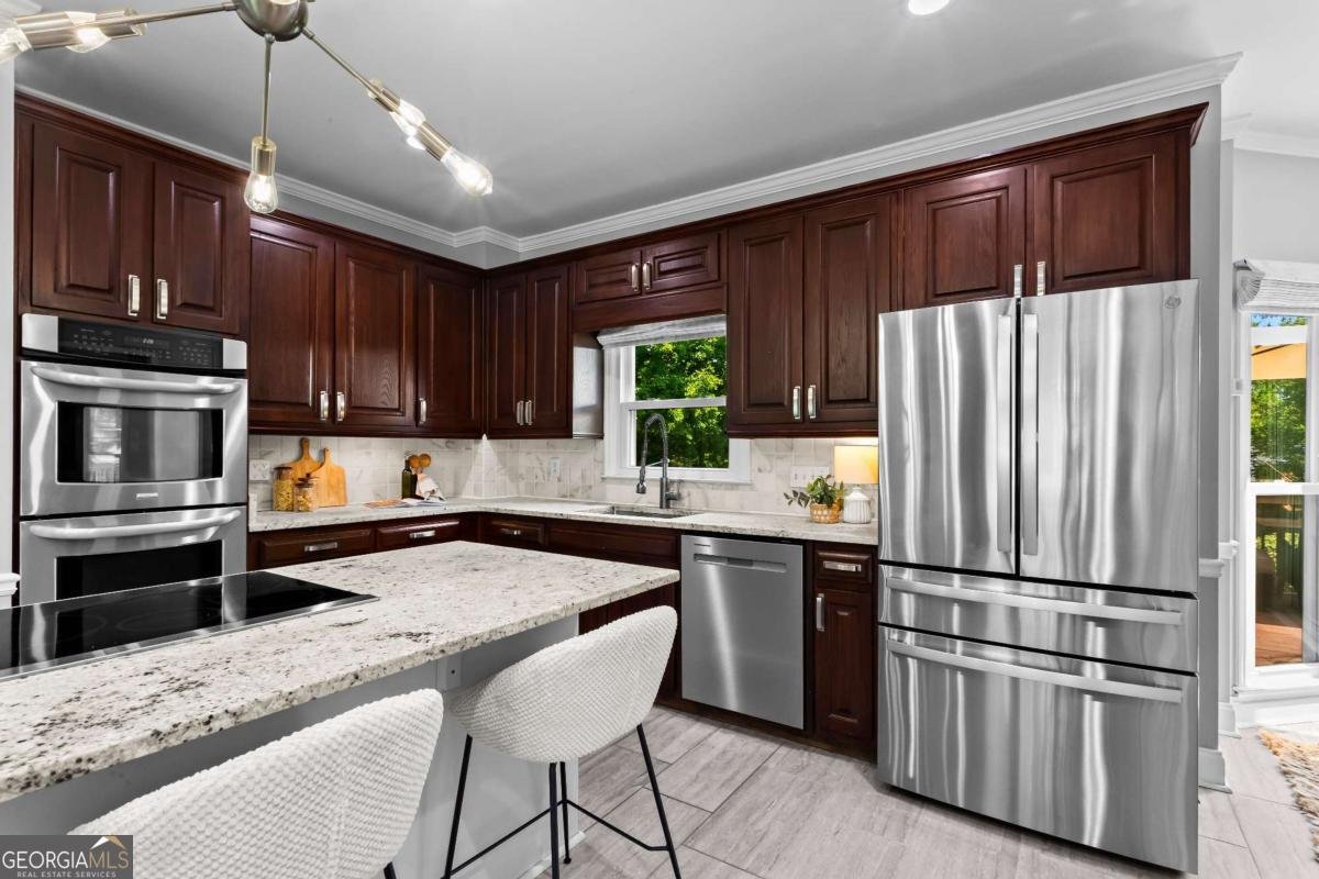 8325 Riverbirch Drive Roswell - Photo 11