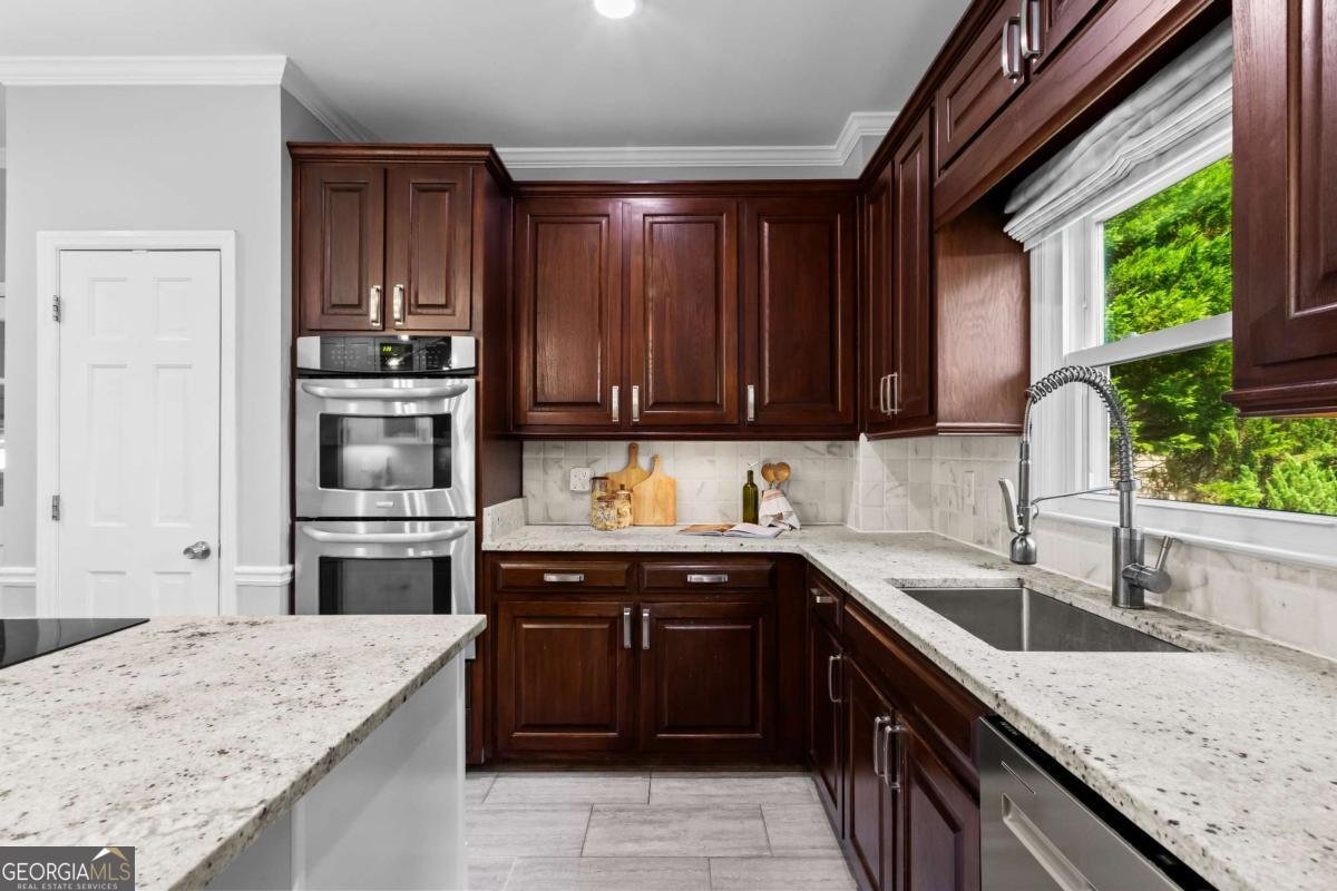 8325 Riverbirch Drive Roswell - Photo 12