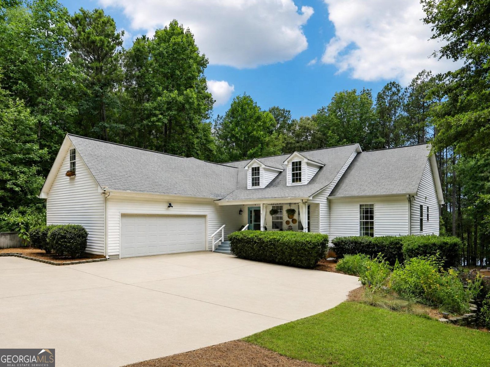 79 Driftwood Court Newnan - main photo