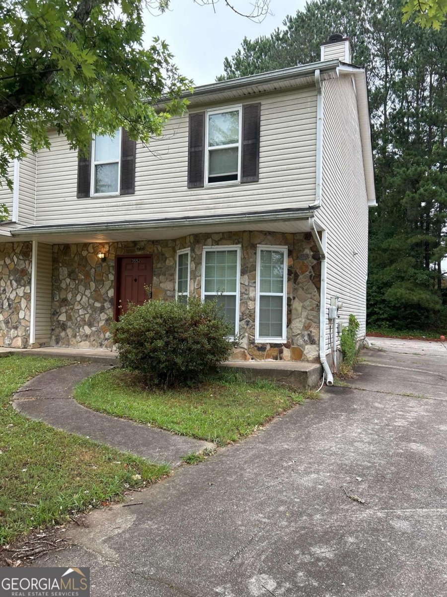 3552 Hopkins Court Powder Springs - main photo