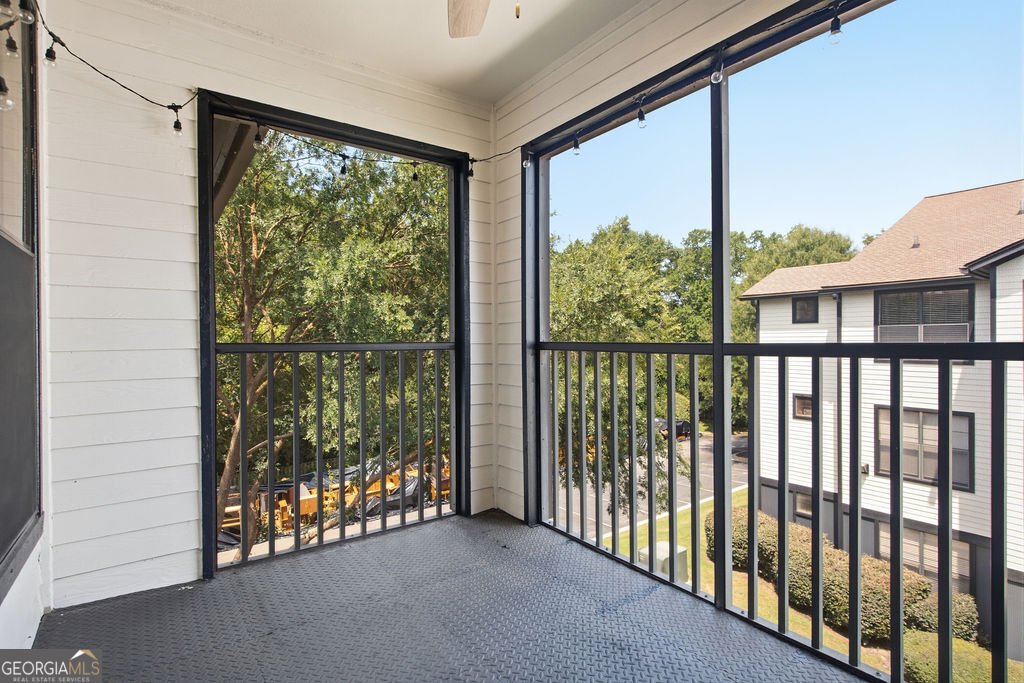 211 Avenue Athens - Photo 18