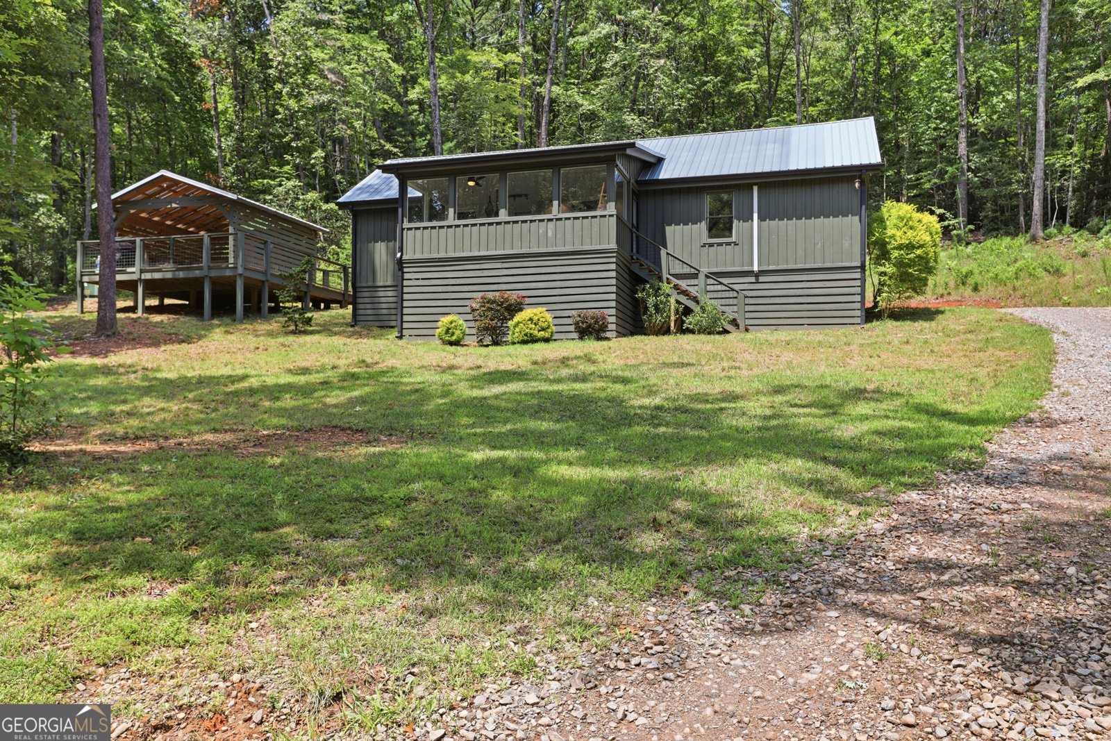 121 Waterfalls Way Clarkesville - main photo