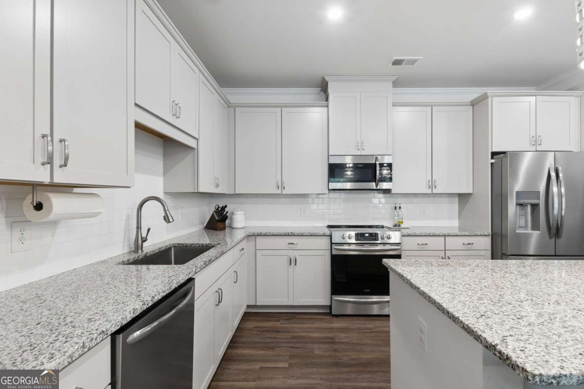 364 Crider Court Woodstock - Photo 13